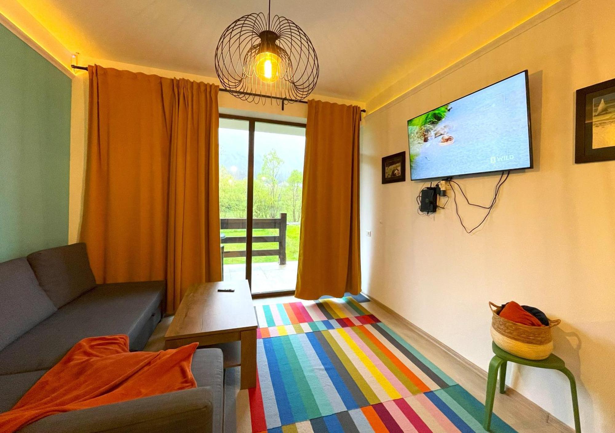 Cozy Riverfront Apartments With Garden And Mountain View Buşteni Εξωτερικό φωτογραφία