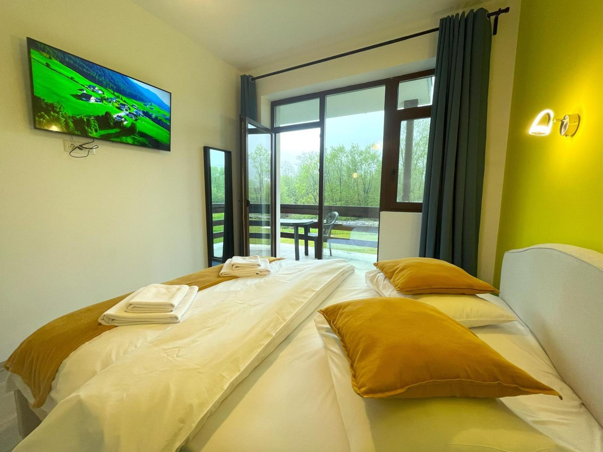 Cozy Riverfront Apartments With Garden And Mountain View Buşteni Εξωτερικό φωτογραφία
