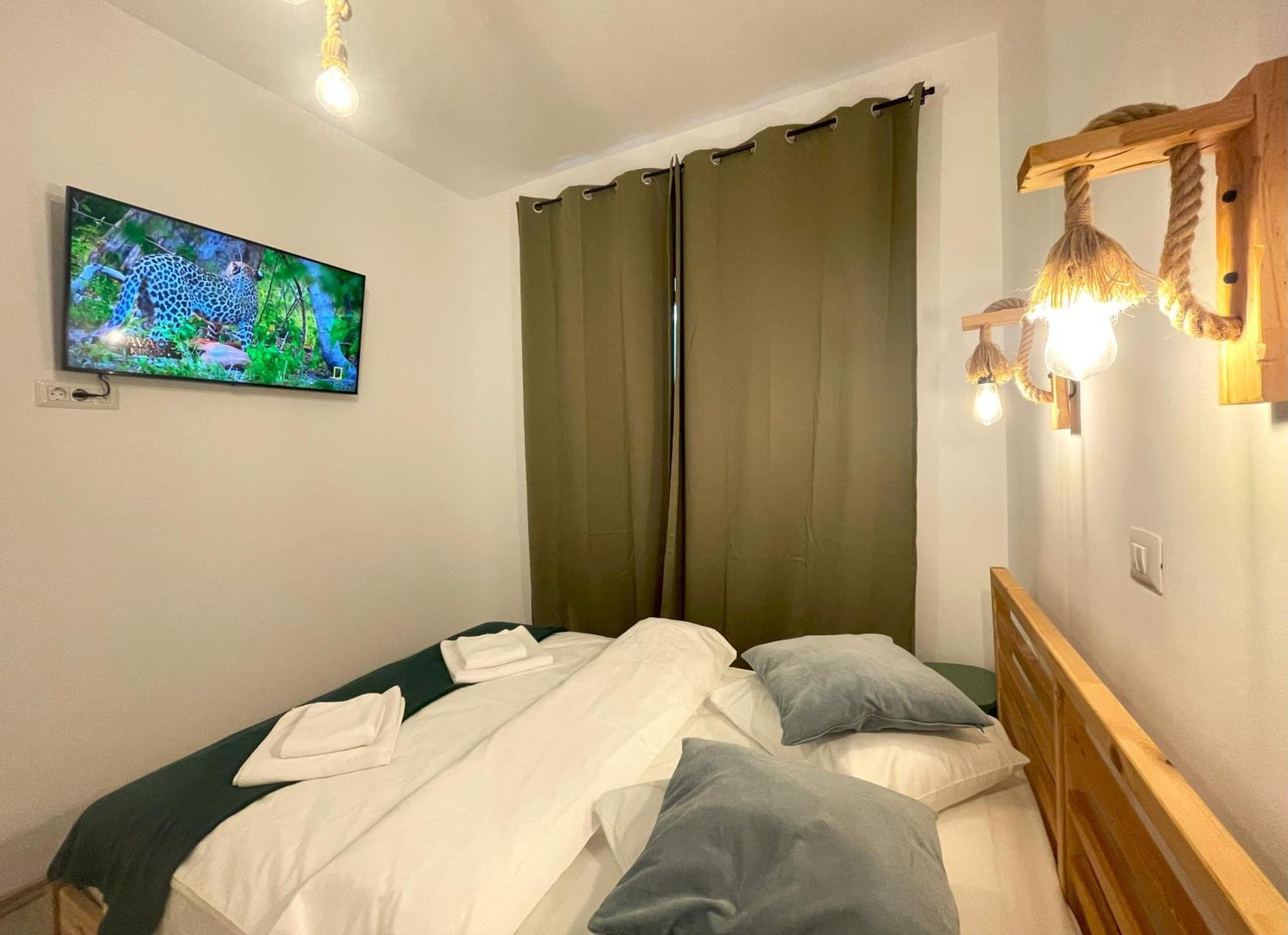 Cozy Riverfront Apartments With Garden And Mountain View Buşteni Εξωτερικό φωτογραφία