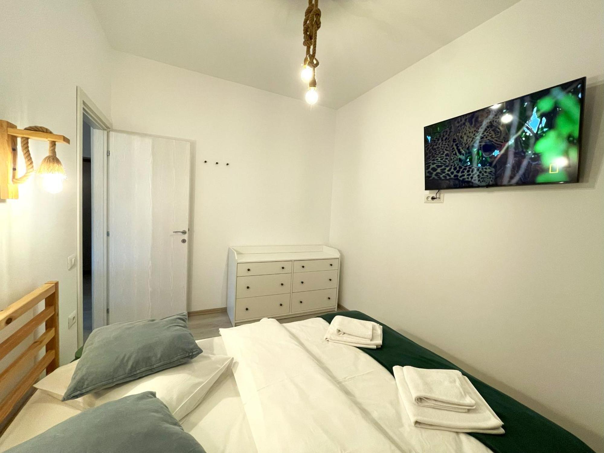 Cozy Riverfront Apartments With Garden And Mountain View Buşteni Εξωτερικό φωτογραφία